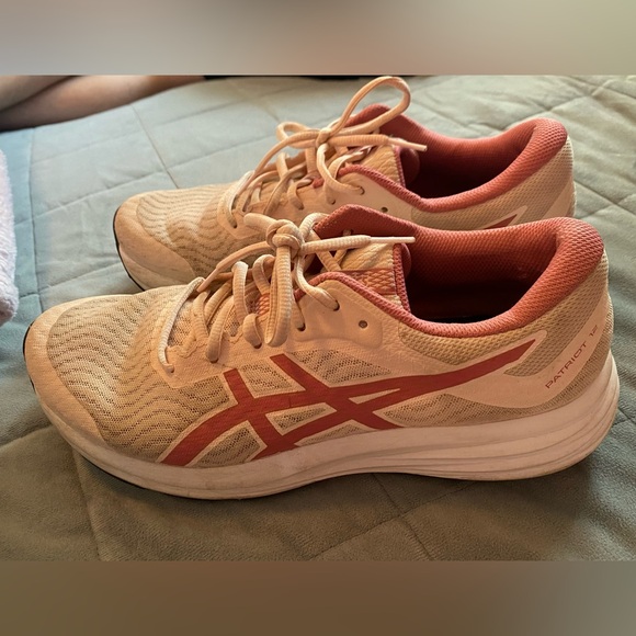 Women’s Size 9.5 ASICS Patriot 12 Shoes - Pearl Pink/Smokey Rose Colored - Picture 2 of 7
